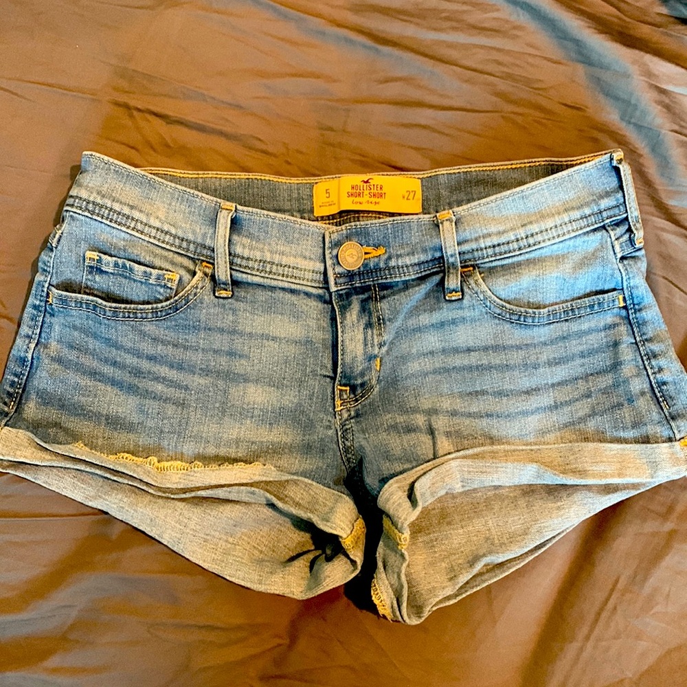 Low rise denim shorts